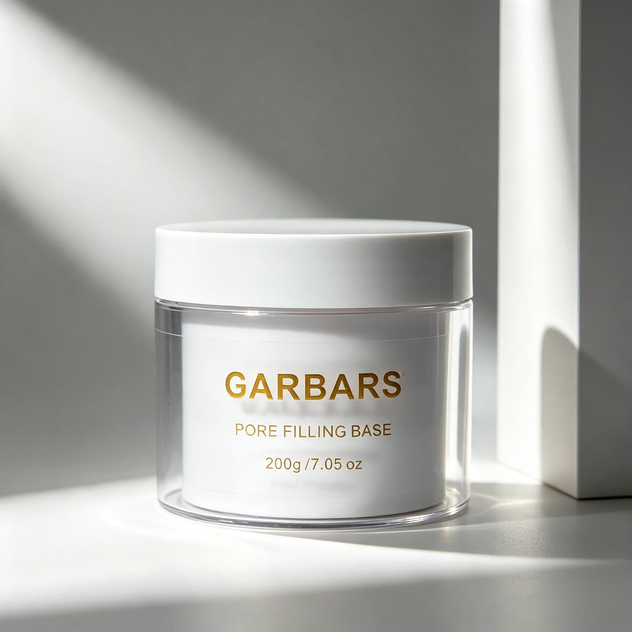 Base comblante pour les pores